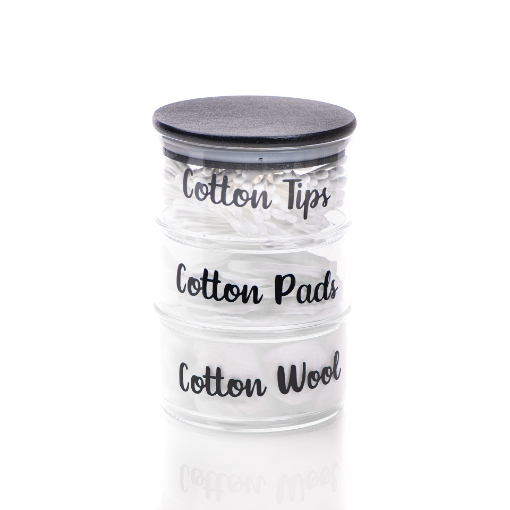 صورة  ثلاث جرات زجاجية متعامدة بغطاء أسود