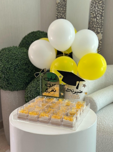 Picture of Graduation sweet tray -without Sweet